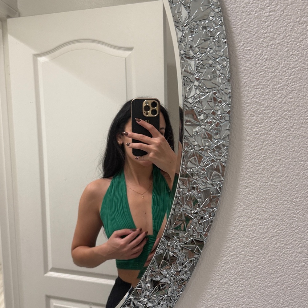 Green Textured Halter Top - Picture 3 of 3
